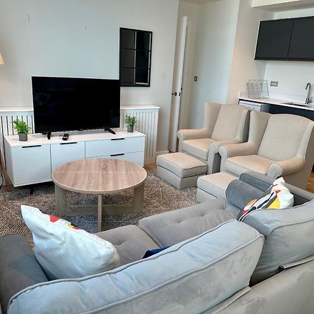 Lovely 1 Bed Apartment - Old Trafford Манчестер Экстерьер фото
