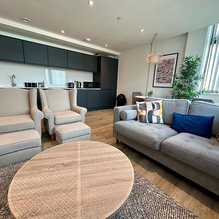 Lovely 1 Bed Apartment - Old Trafford Манчестер Экстерьер фото