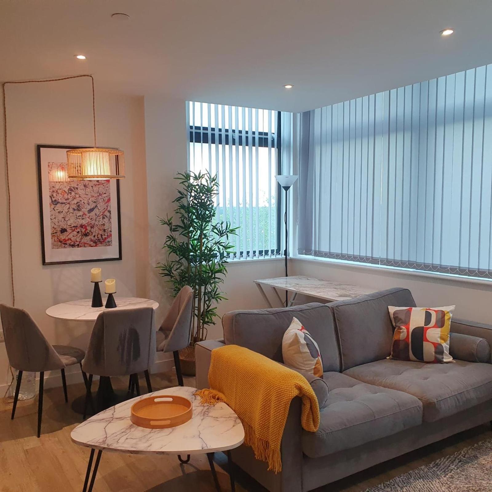 Lovely 1 Bed Apartment - Old Trafford Манчестер Экстерьер фото